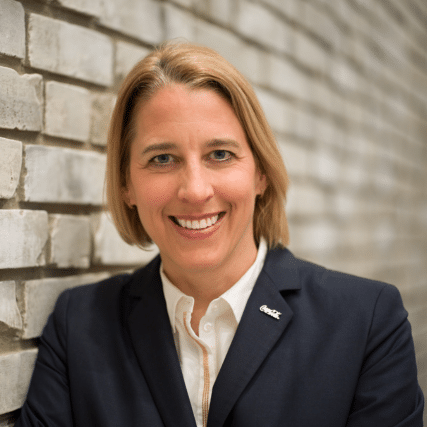 Nicole Adler Das Bild zeigt Nicole Adler, Vorständin Finanzen beim Frauennetzwerk Foodservice, im Porträt.